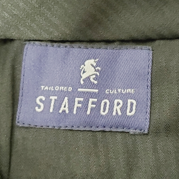 Stafford Classic Fit Pleated Travel Trousers (Dark Grey) - Picture 5 of 10